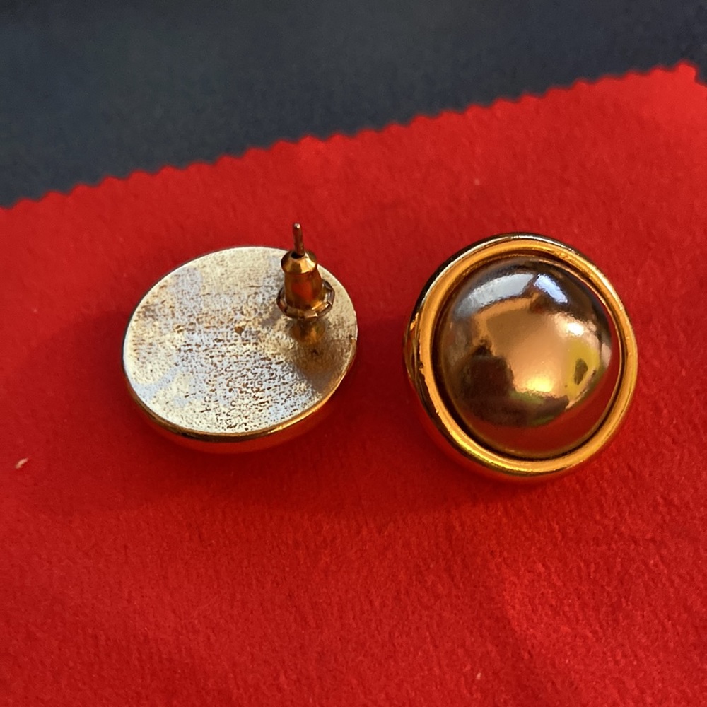 Button style silver and gold tone earrings - Picture 2 of 4